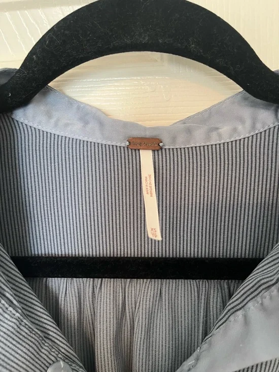 Free People XS Gray Pinstripe V-Neck Tunic Blouse Goth Minimalist - Picture 2 of 4